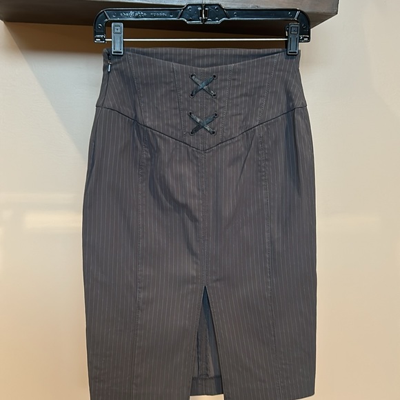 Express Design Studio:Pinstripe Pencil Skirt 0 w/ribbon detail.15% off 2+ bundle - Picture 3 of 5